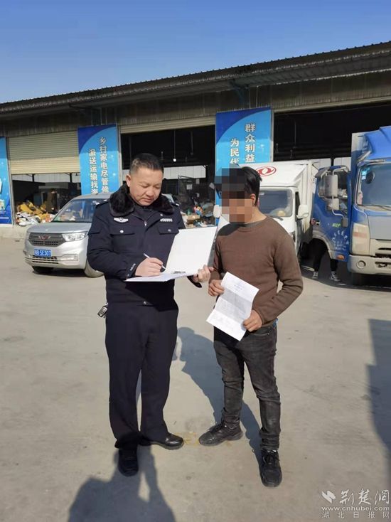 內保反恐大隊民警深入全市寄遞業(yè)開展安全檢查工作.jpg.jpg