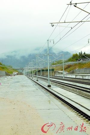 英德:為了這個站我們曾經(jīng)哭過(組圖)